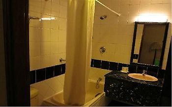 Holiday Hotel Phnom Penh Esterno foto