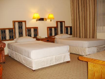 Holiday Hotel Phnom Penh Esterno foto