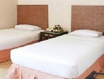 Holiday Hotel Phnom Penh Esterno foto