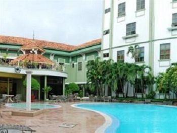 Holiday Hotel Phnom Penh Esterno foto