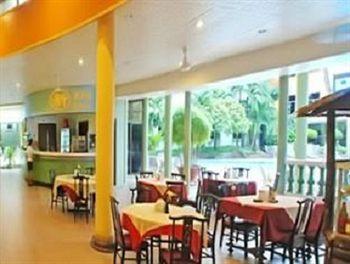Holiday Hotel Phnom Penh Esterno foto