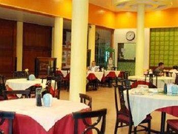 Holiday Hotel Phnom Penh Esterno foto