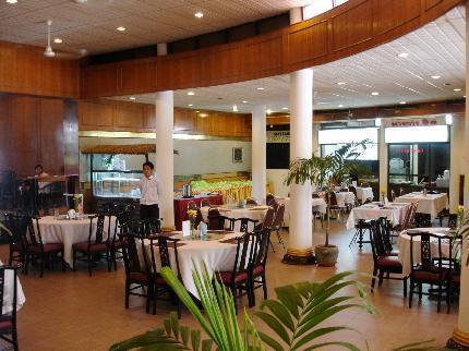 Holiday Hotel Phnom Penh Esterno foto