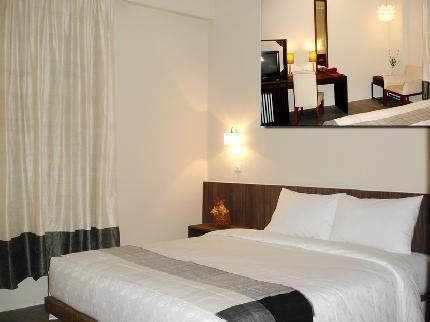 Holiday Hotel Phnom Penh Esterno foto